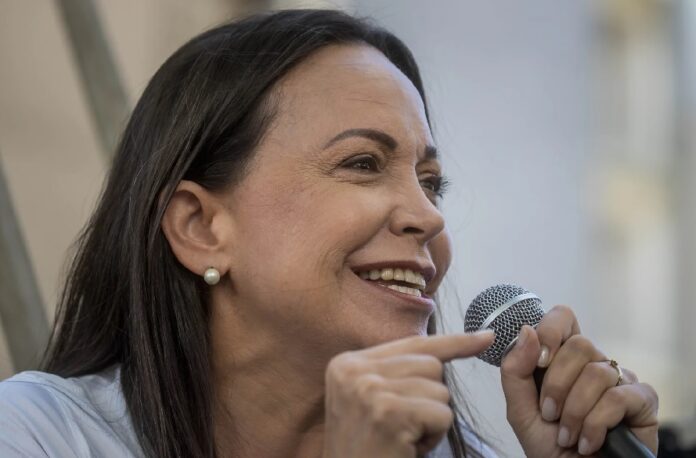 Machado: «González Urrutia luchará desde afuera y yo lo seguiré haciendo aquí»