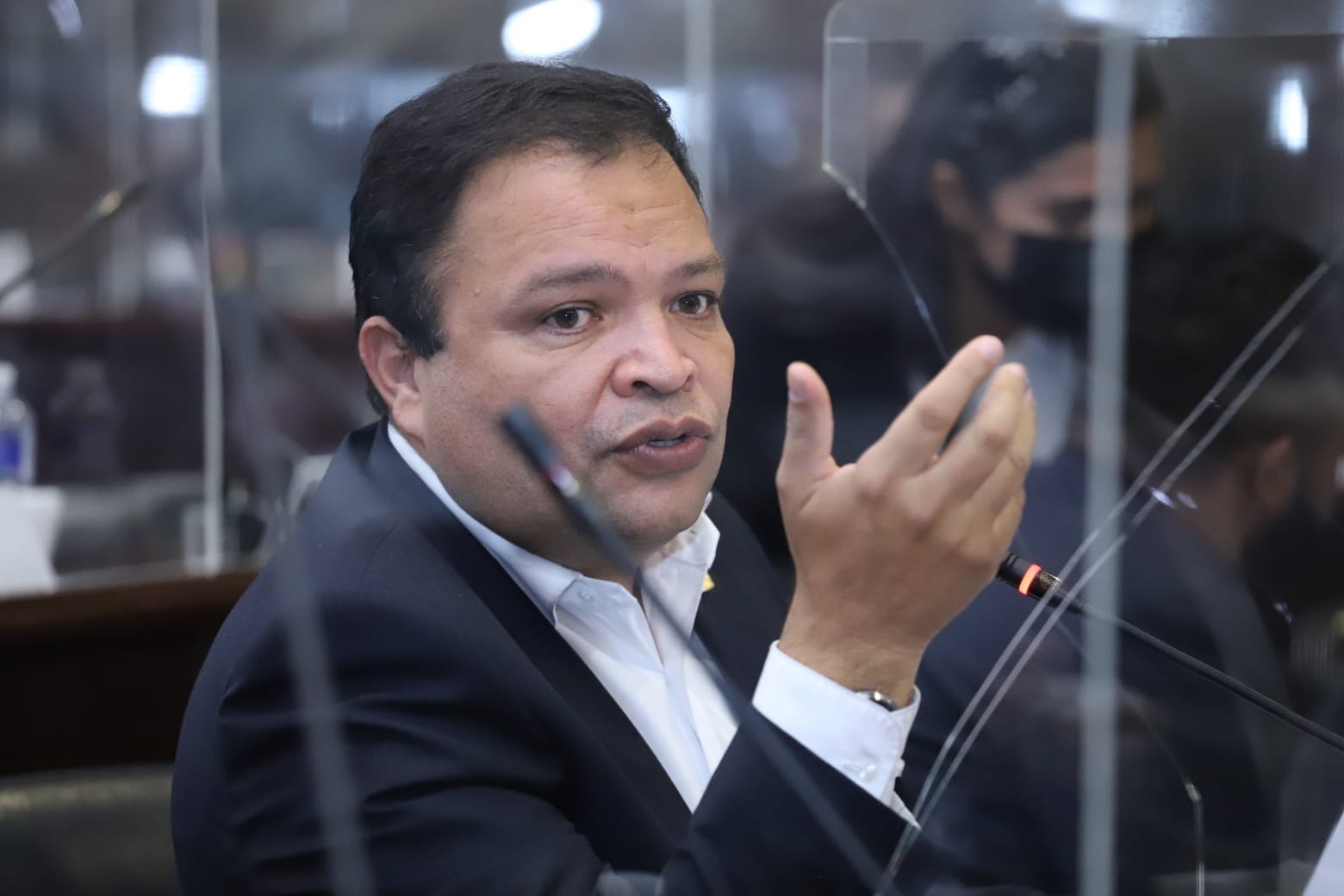 diputado Jari Dixon Herrera ha interpuesto una denuncia ante el Ministerio Público contra aquellos diputados que apoyaron la aprobación de las ZEDE.