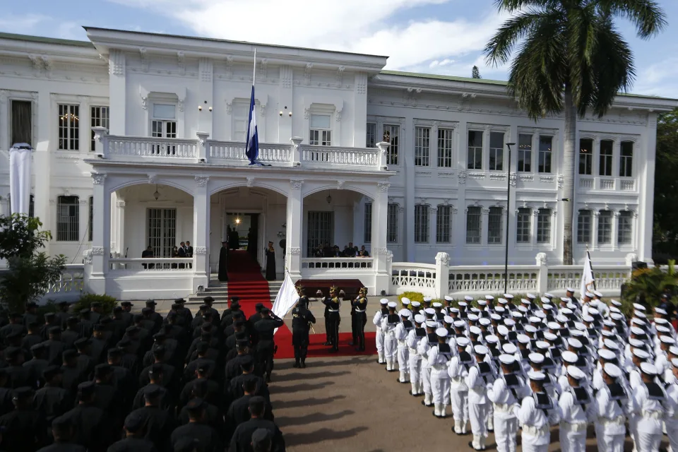 EEUU enviará especialistas para investigar el accidente de helicóptero en El Salvador