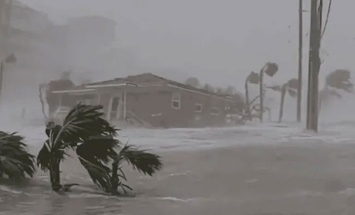 Cuatro muertos, destrozos, apagones e inundaciones deja Helene en el sureste de EEUU