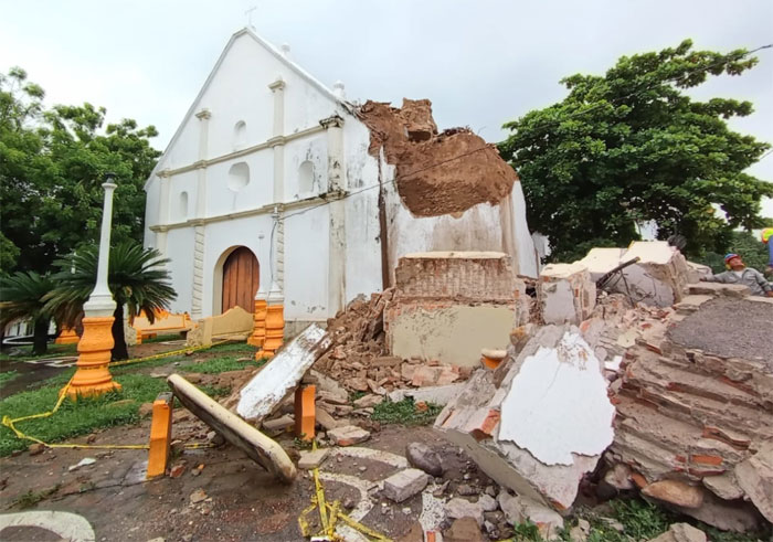 La Iglesia La Merced colapsó debido a las fuertes lluvias en Choluteca