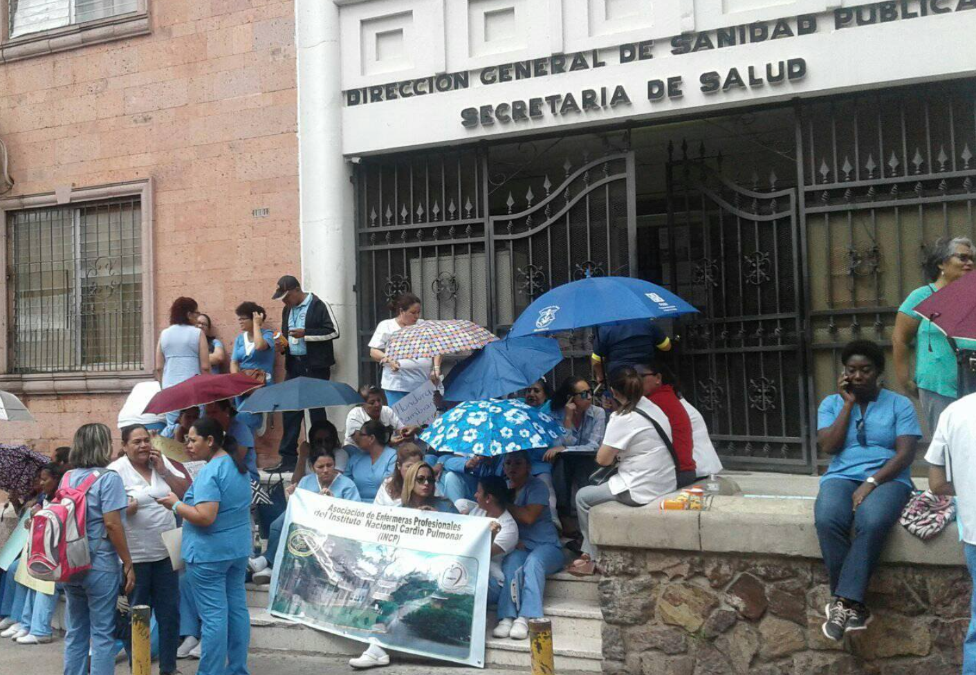 Inician paro nacional las enfermeras auxiliares