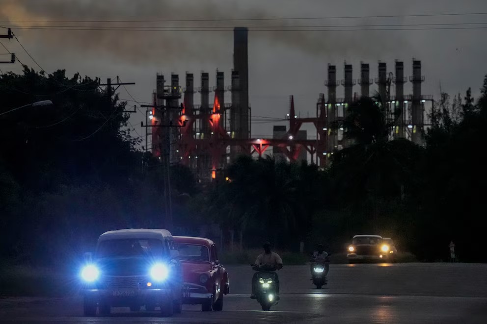 Continúa la crisis de apagones en Cuba: el 35% de la isla enfrenta cortes de electricidad