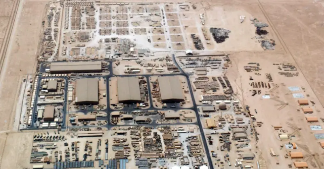 Irán lanza misiles contra una base militar estadounidense en Qatar en represalia por un bombardeo estadounidense.