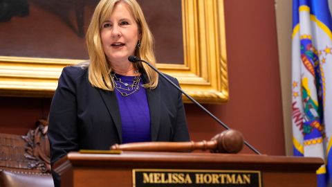 Matan a tiros a representante demócrata Melissa Hortman y a su marido en Minnesota