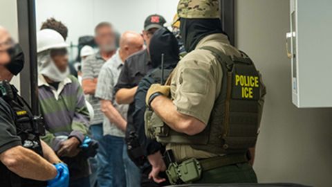 Trump suspende redadas indiscriminadas de ICE en granjas, restaurantes y hoteles