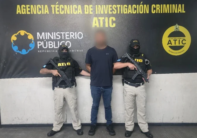 Dictan detención judicial a expolicía acusado de secuestro