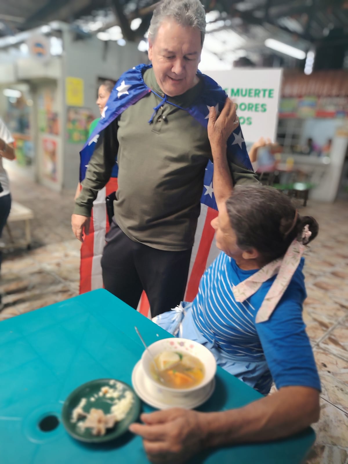 ”Pena de Muerte para violadores de niños”: la propuesta de Chano Rivera en el mercado San Miguel