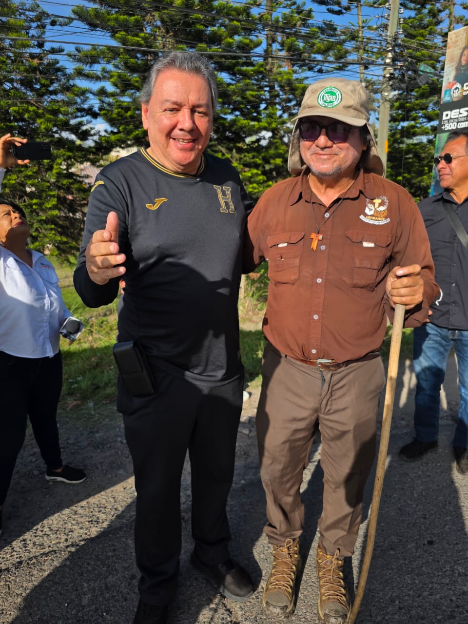 Chano Rivera y padre Leopoldo unen pasos por la paz