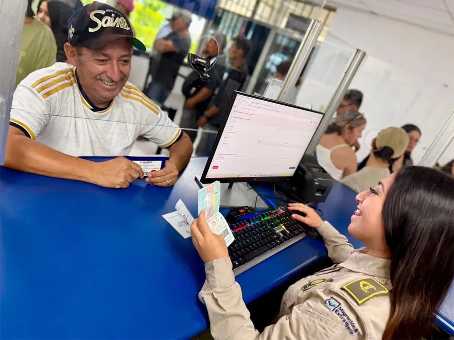 El Salvador presume visita de miles de hondureños en la Semana Morazánica