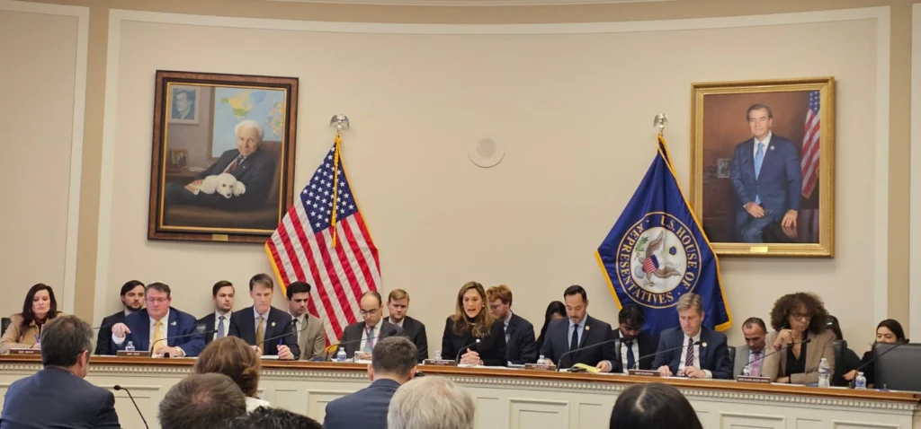 Congresistas de EE. UU. Advierten a FF. AA. de Honduras: «Protejan la Democracia, No el Fraude»