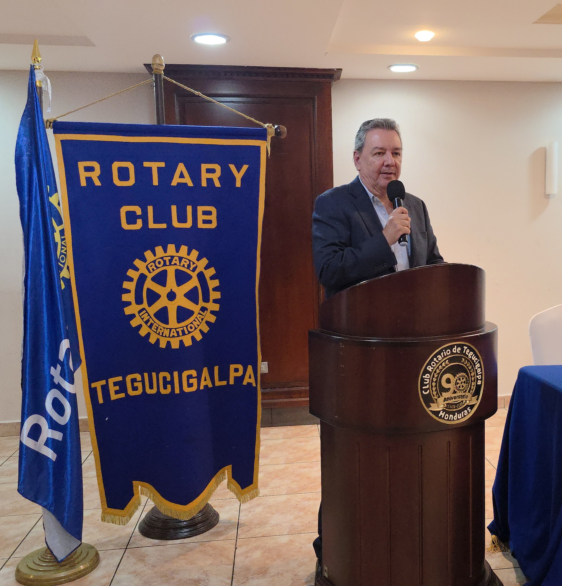 “Sueño con una Honduras diferente”: Chano Rivera comparte su visión de país con el Club Rotario de Tegucigalpa