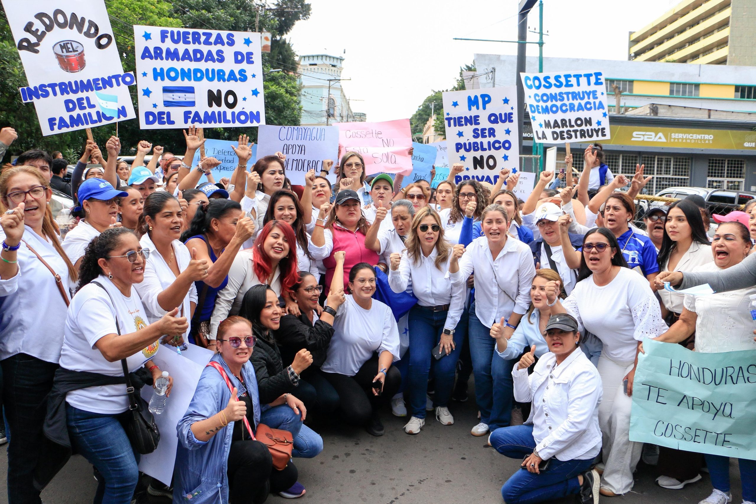 Mujeres hondureñas exigen respeto a la democracia y respaldan a las consejeras del proceso electoral