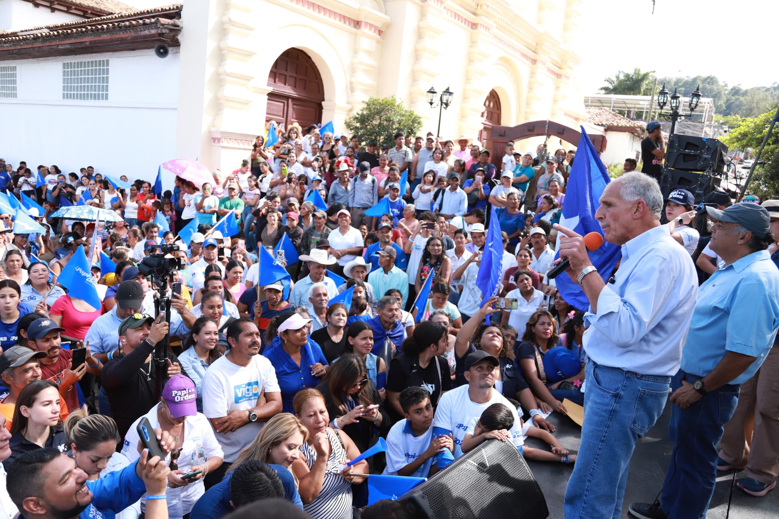 Papi a la Orden recorre el sur de Francisco Morazán y reitera: “La única alianza es con el pueblo hondureño” Papi a la Orden recorre el sur de Francisco Morazán y reitera: “La única alianza es con el pueblo hondureño”