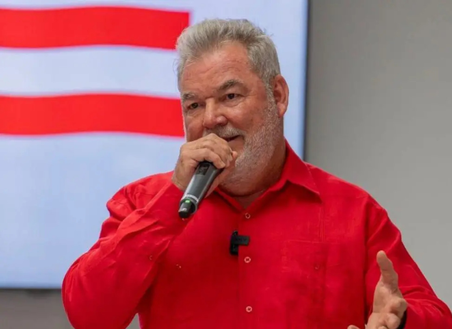 Presidente del Partido Liberal arremete contra Nasralla por buscar la presidencia del Congreso para su esposa