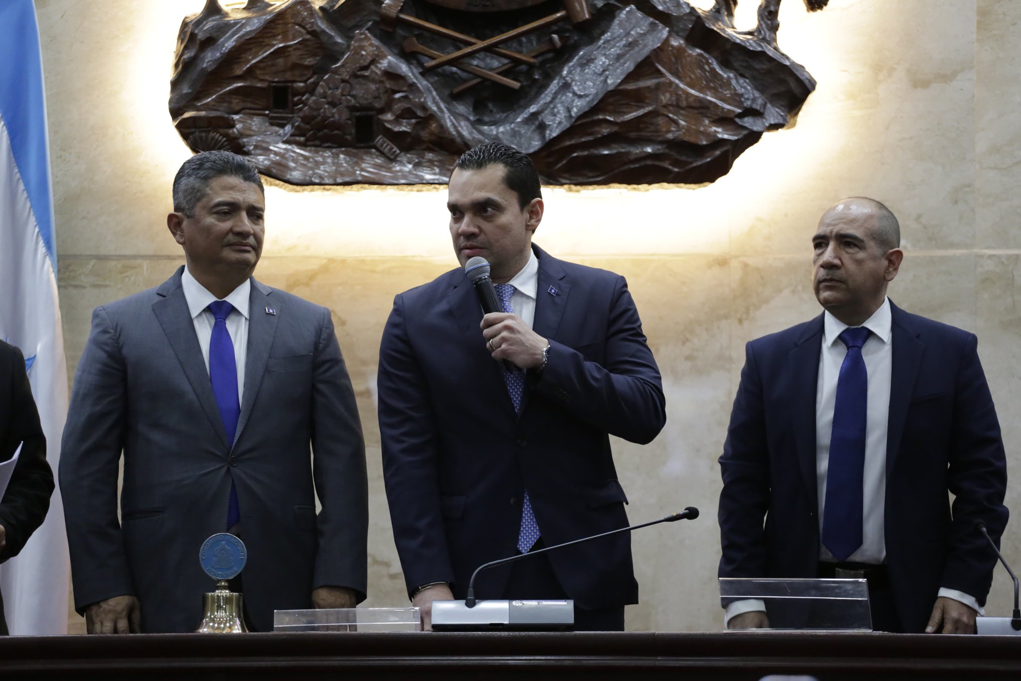 Honduras instala directiva provisional en el Congreso tras tensas negociaciones