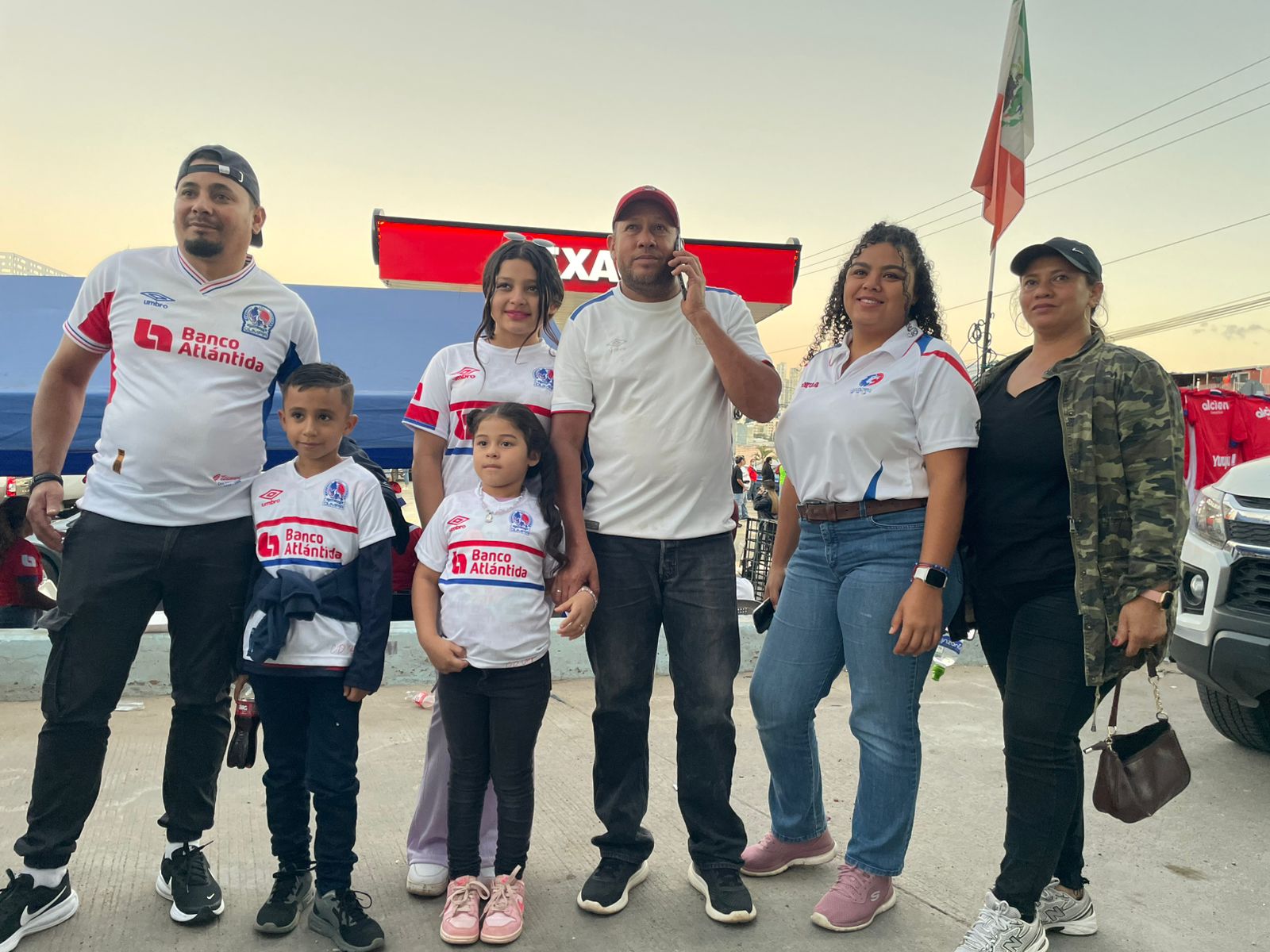 La afición de ambos equipos dijo presente en el Estadio Nacional La afición de ambos equipos dijo presente en el Estadio Nacional