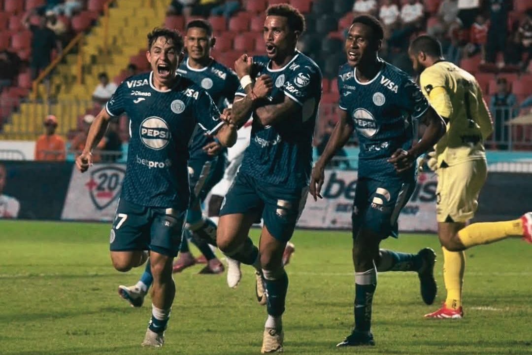 Motagua se lleva el triunfo en el clásico capitalino Motagua se lleva el triunfo en el clásico capitalino