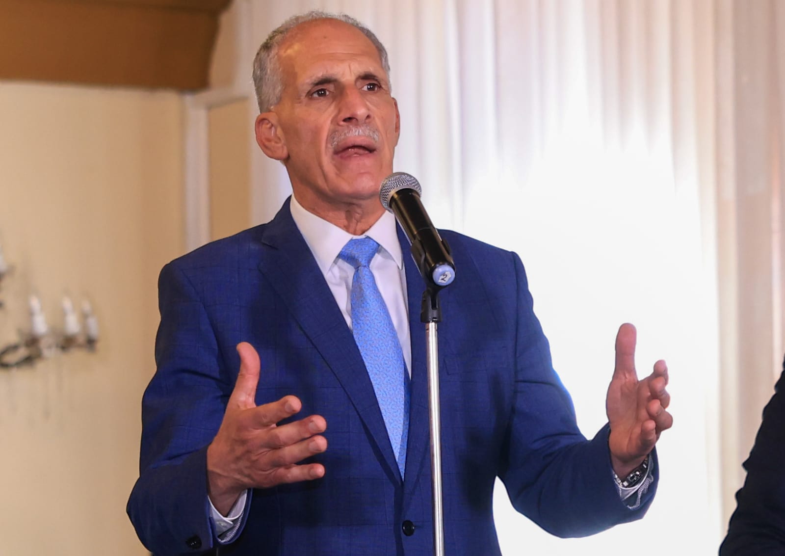 Presidente Asfura detalla que el Gobierno eroga 160 millones de lempiras semanales como aporte económico temporal al precio de los combustibles