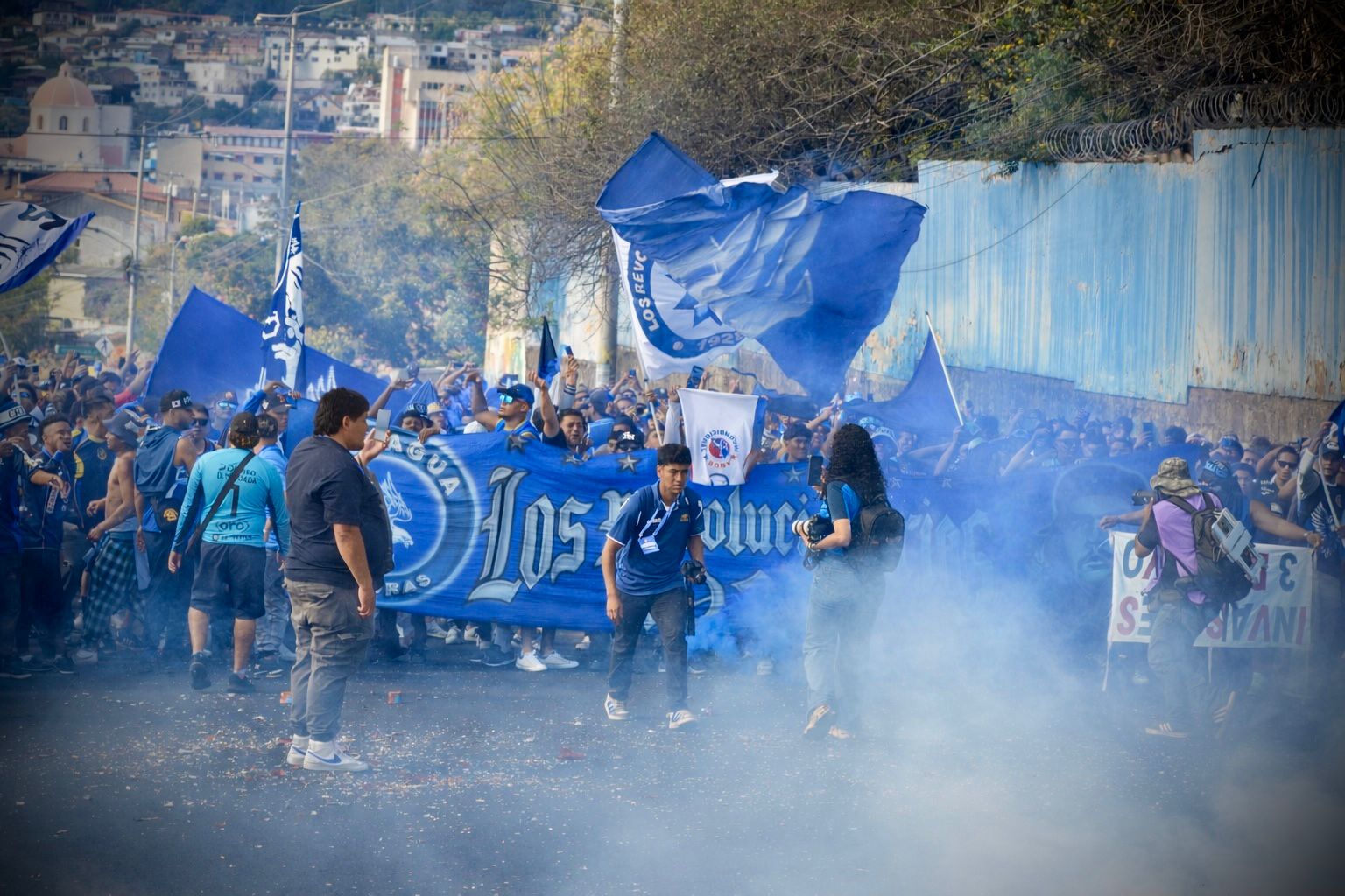 Motagua y Olimpia son castigados por disturbios entre barras