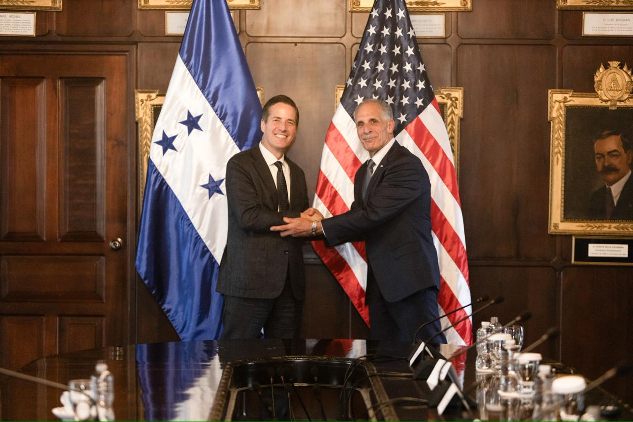 Presidente Asfura se reúne con el senador estadounidense Bernie Moreno para fortalecer agenda bilateral Presidente Asfura se reúne con el senador estadounidense Bernie Moreno para fortalecer agenda bilateral