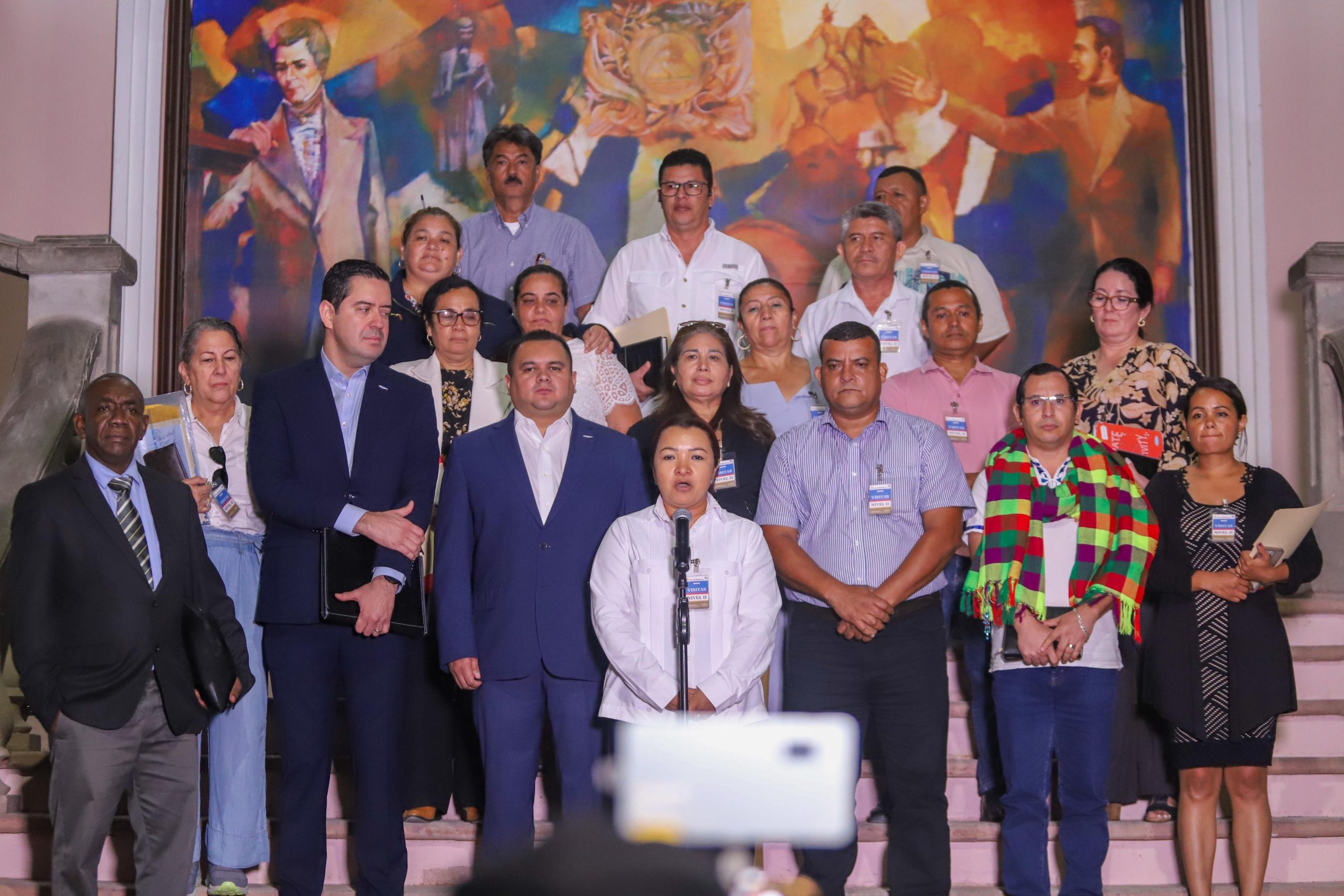 Avanza diálogo entre el Gobierno y las bases del magisterio con importantes propuestas para los docentes hondureños