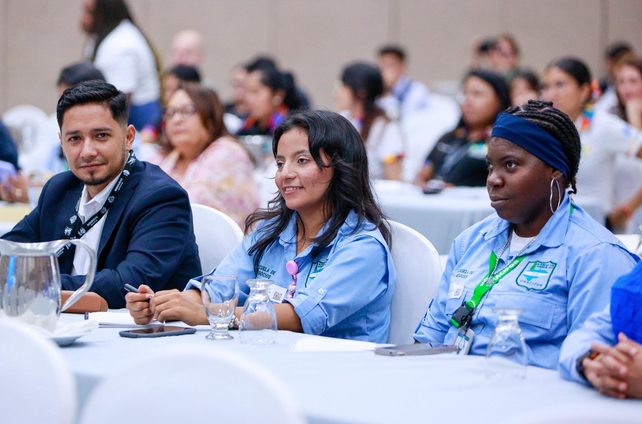 Estudiantes hondureños participan en espacios sobre turismo, innovación e IA durante Foro Iberoamericano de Turismo