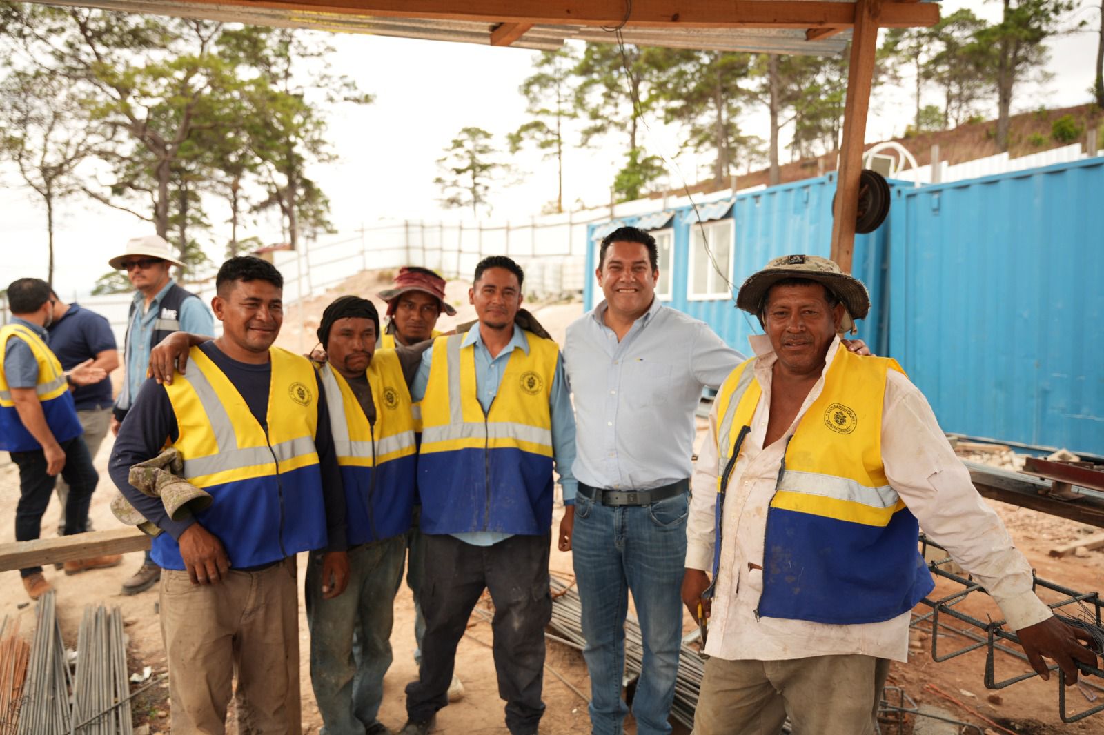 AMDC y Semujer construyen Casa Refugio para mujeres y niños víctimas de violencia doméstica y en riesgo social AMDC y Semujer construyen Casa Refugio para mujeres y niños víctimas de violencia doméstica y en riesgo social