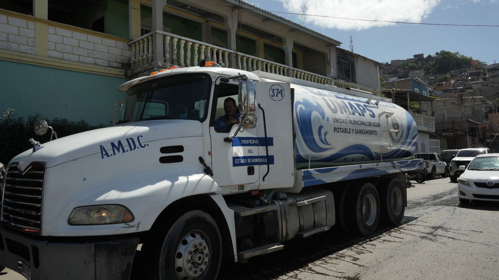 AMDC y UMAPS distribuyen más de 20 mil galones de agua potable a familias de Las Ayestas y El Bosque AMDC y UMAPS distribuyen más de 20 mil galones de agua potable a familias de Las Ayestas y El Bosque