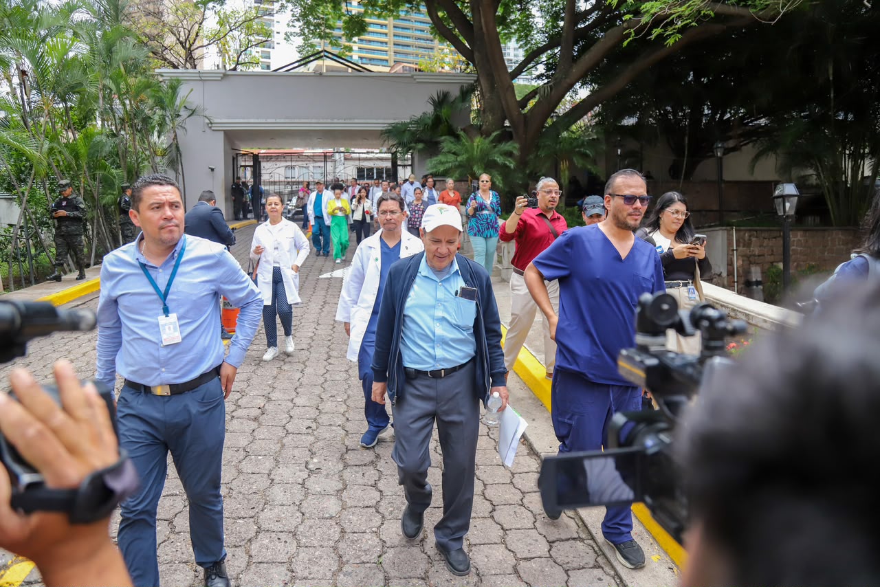 Gobierno del presidente Asfura y Colegio Médico instalan mesa de diálogo para establecer acuerdos urgentes Gobierno del presidente Asfura y Colegio Médico instalan mesa de diálogo para establecer acuerdos urgentes