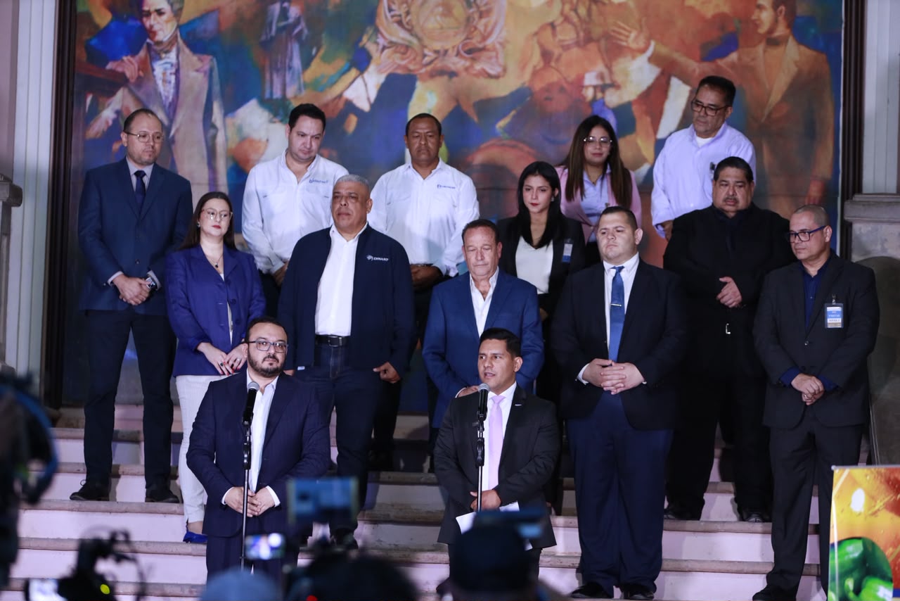 Gobierno y empresa privada unen esfuerzos para el abastecimiento y mejores precios en Banasupro Gobierno y empresa privada unen esfuerzos para el abastecimiento y mejores precios en Banasupro