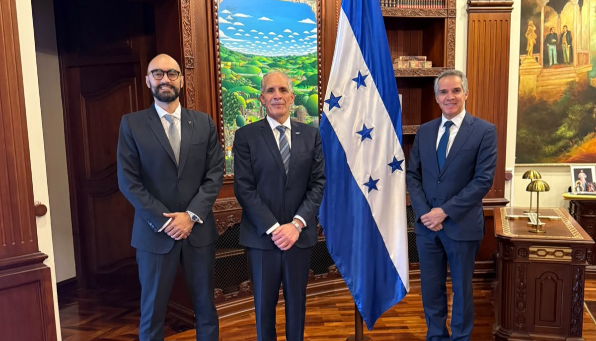 Presidente Asfura y ejecutivos de Visa impulsan alianzas para ampliar la inclusión financiera en Honduras