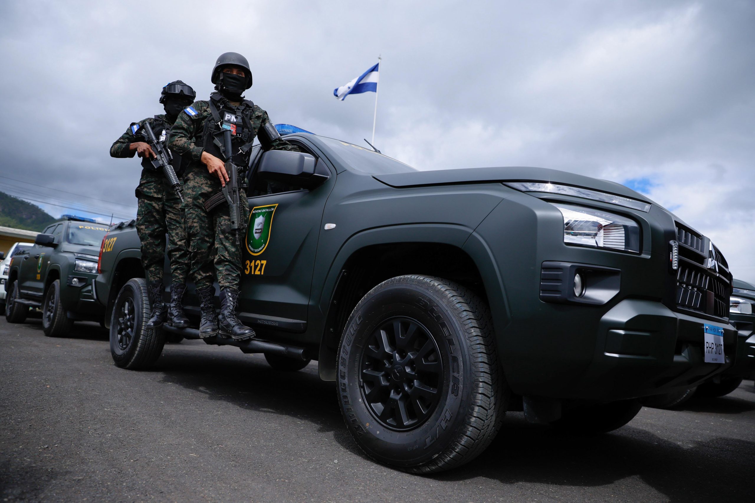 Presidente Asfura entrega 200 patrullas y 142 motocicletas a la Policía Militar para fortalecer el combate al crimen y reforzar la seguridad