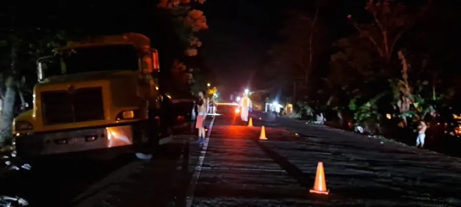 Tragedia en Santa Bárbara: Dos jóvenes en motocicleta mueren al chocar contra una rastra en Quimistán Tragedia en Santa Bárbara: Dos jóvenes en motocicleta mueren al chocar contra una rastra en Quimistán