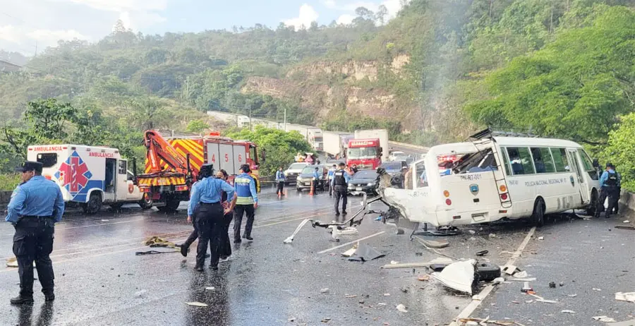 Tragedia vial en Honduras: Choque fatal deja siete agentes de policía fallecidos Tragedia vial en Honduras: Choque fatal deja siete agentes de policía fallecidos