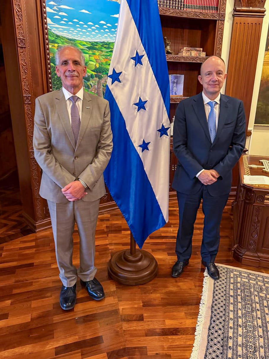 Gobierno y sector privado fortalecen alianza para impulsar la competitividad logística de Honduras Gobierno y sector privado fortalecen alianza para impulsar la competitividad logística de Honduras