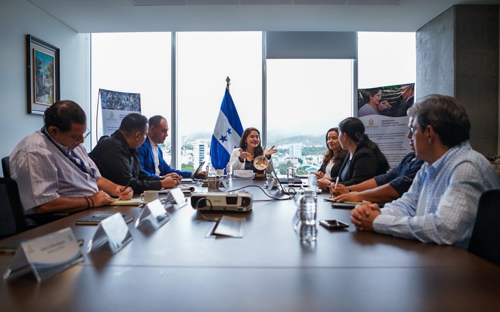 Gobierno del presidente Asfura fortalece la gestión del agua con nueva Mesa Nacional Gobierno del presidente Asfura fortalece la gestión del agua con nueva Mesa Nacional