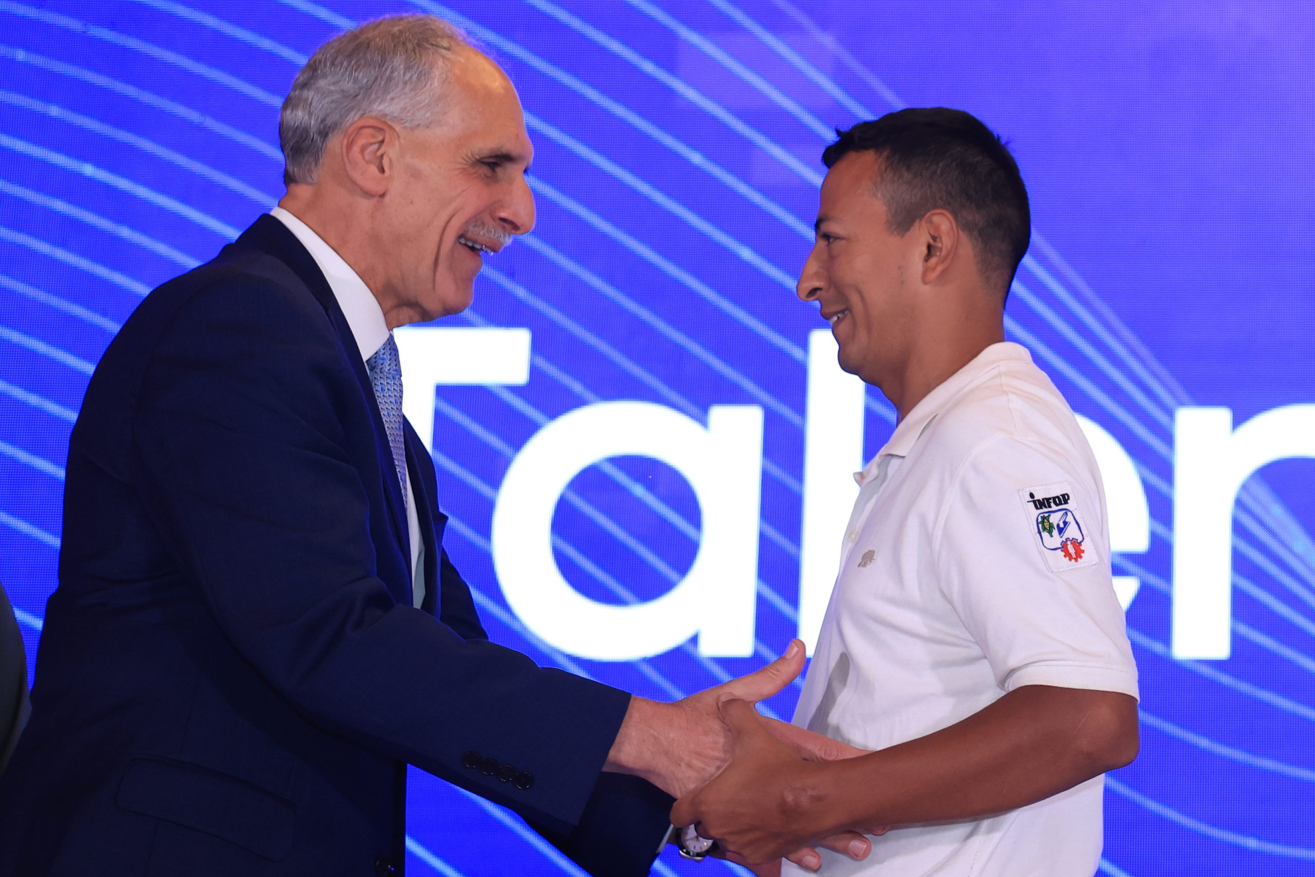 Presidente Asfura lanza Talent Up Honduras con 10 mil becas de Google para preparar al talento hondureño