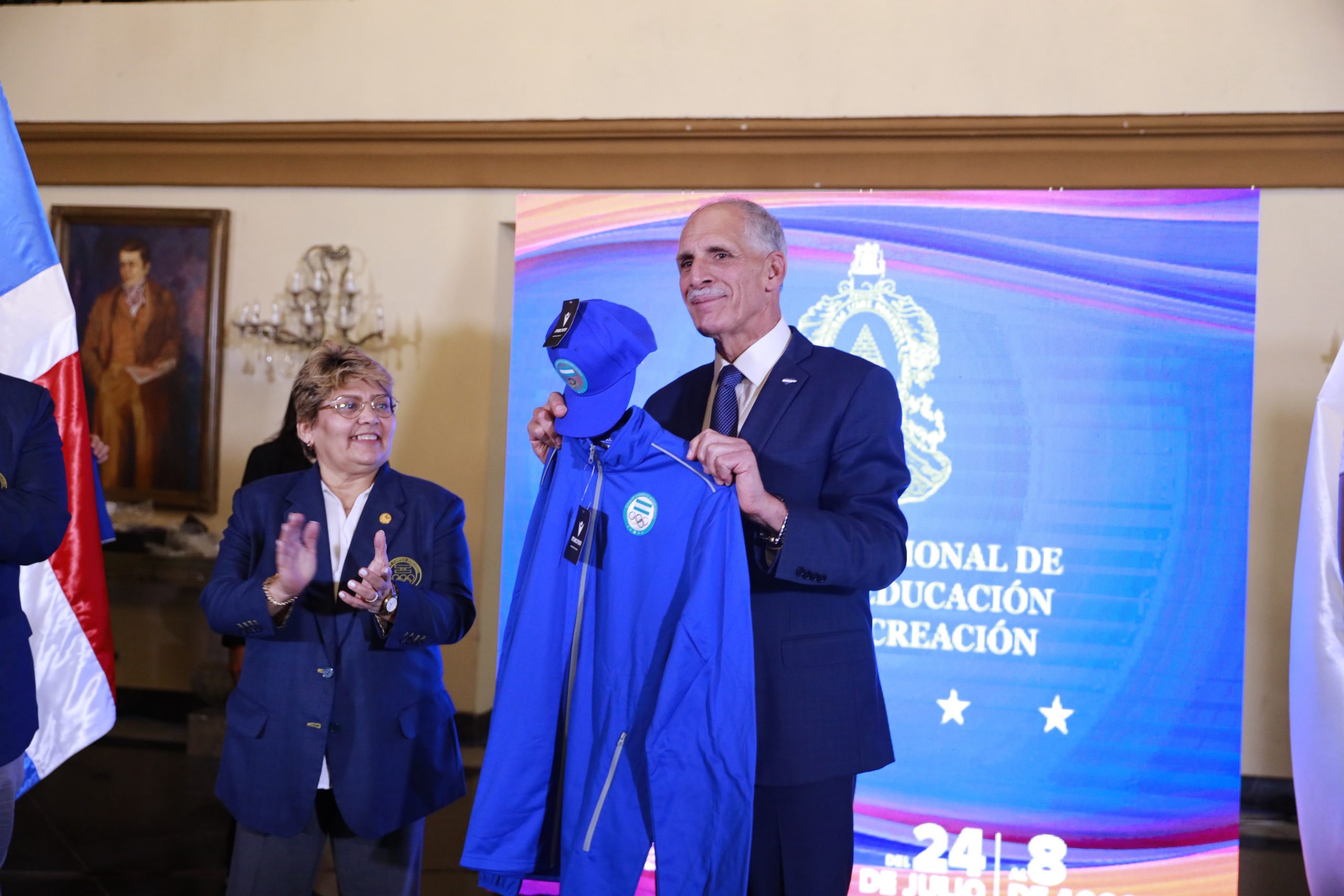 Presidente Asfura juramenta delegación hondureña de atletas que competirá en los 25 Juegos Centroamericanos y del Caribe, Santo Domingo 2026