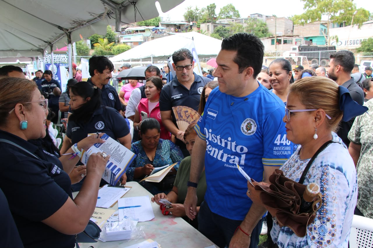 Alcalde Juan Diego Zelaya lanza Alcaldía Móvil para acercar los servicios municipales a las comunidades del Distrito Central Alcalde Juan Diego Zelaya lanza Alcaldía Móvil para acercar los servicios municipales a las comunidades del Distrito Central