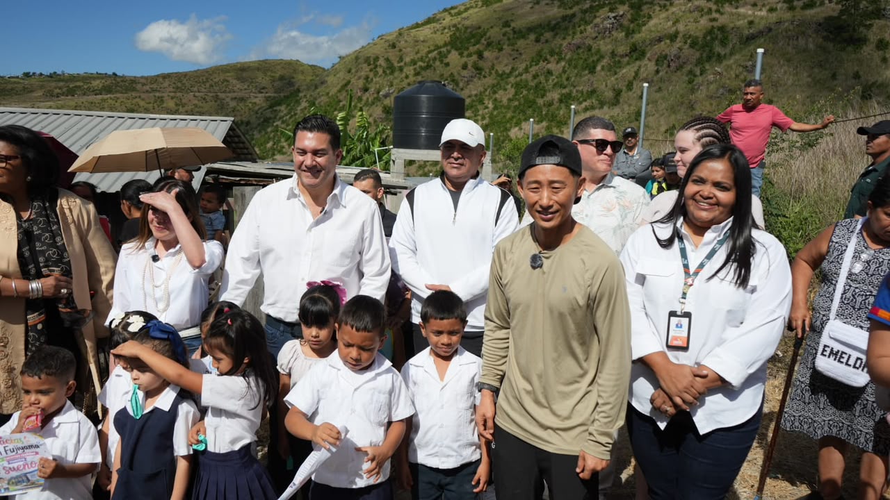 Juan Diego Zelaya y Shin Fujiyama inauguran proyecto educativo que beneficiará a más de 80 niños en Cerro Grande Juan Diego Zelaya y Shin Fujiyama inauguran proyecto educativo que beneficiará a más de 80 niños en Cerro Grande