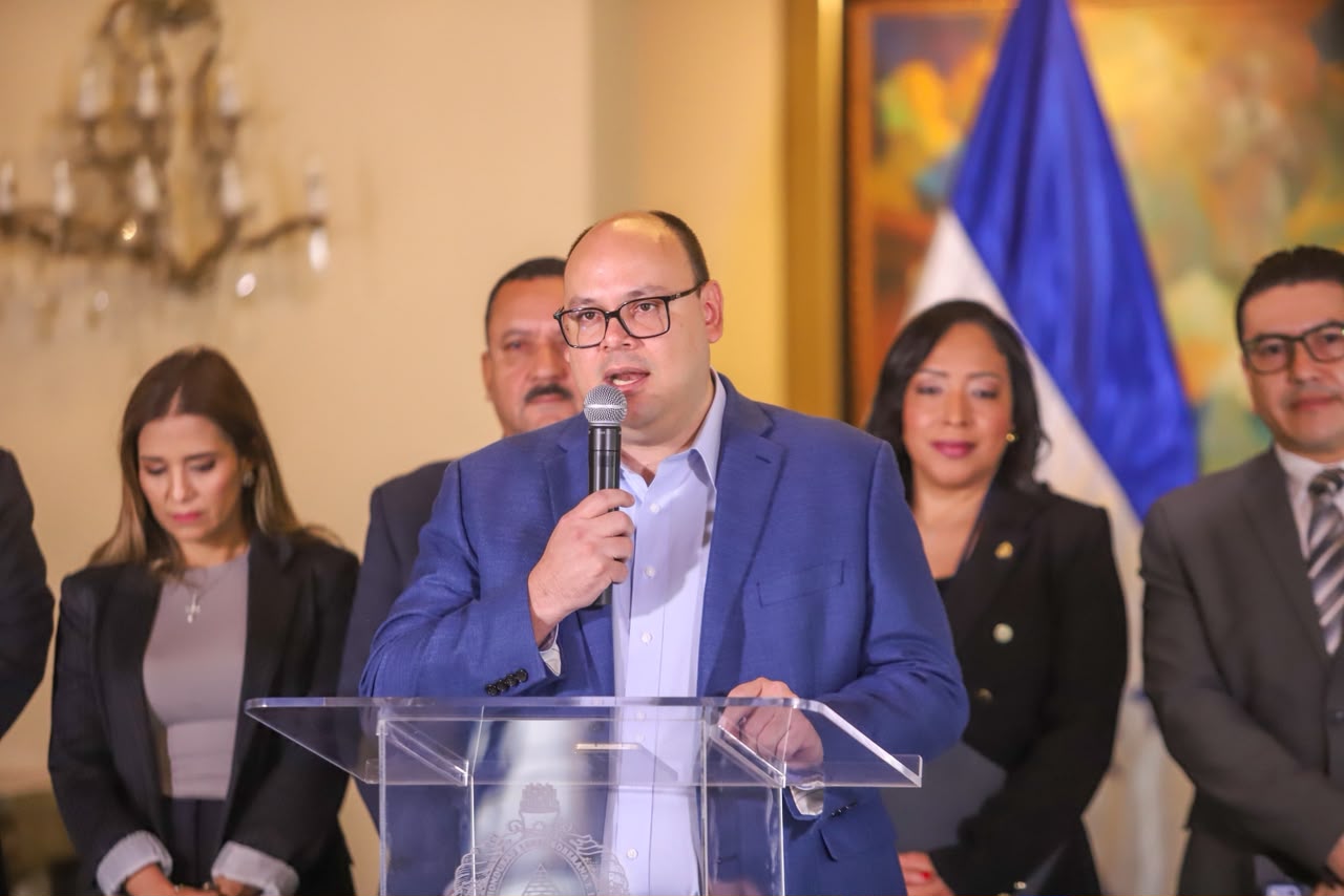 CREE advierte que es urgente avanzar en licitaciones de energía de corto plazo para cubrir déficit en 2027 CREE advierte que es urgente avanzar en licitaciones de energía de corto plazo para cubrir déficit en 2027