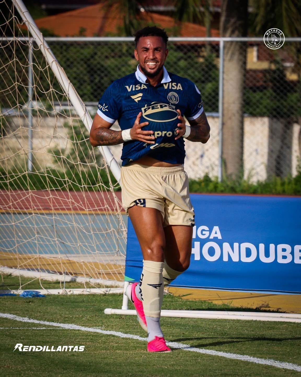 Motagua inicia con goleada la defensa de su título tras vencer 3-0 al Juticalpa Motagua inicia con goleada la defensa de su título tras vencer 3-0 al Juticalpa
