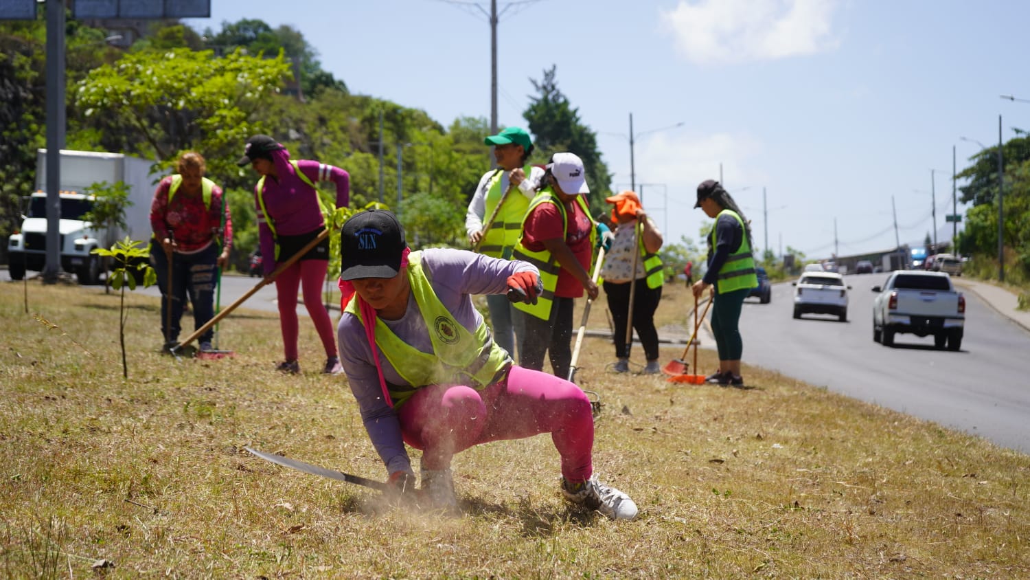 AMDC mantiene mega operativo de limpieza en el Anillo Periférico y supera las 194 mil toneladas de residuos dispuestos en 2026 AMDC mantiene mega operativo de limpieza en el Anillo Periférico y supera las 194 mil toneladas de residuos dispuestos en 2026