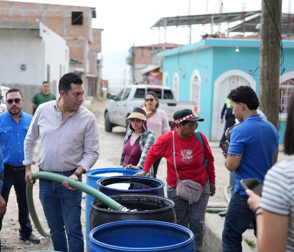 Alcaldía y UMAPS superan los 3 millones de galones de agua entregados gratuitamente a la población Alcaldía y UMAPS superan los 3 millones de galones de agua entregados gratuitamente a la población