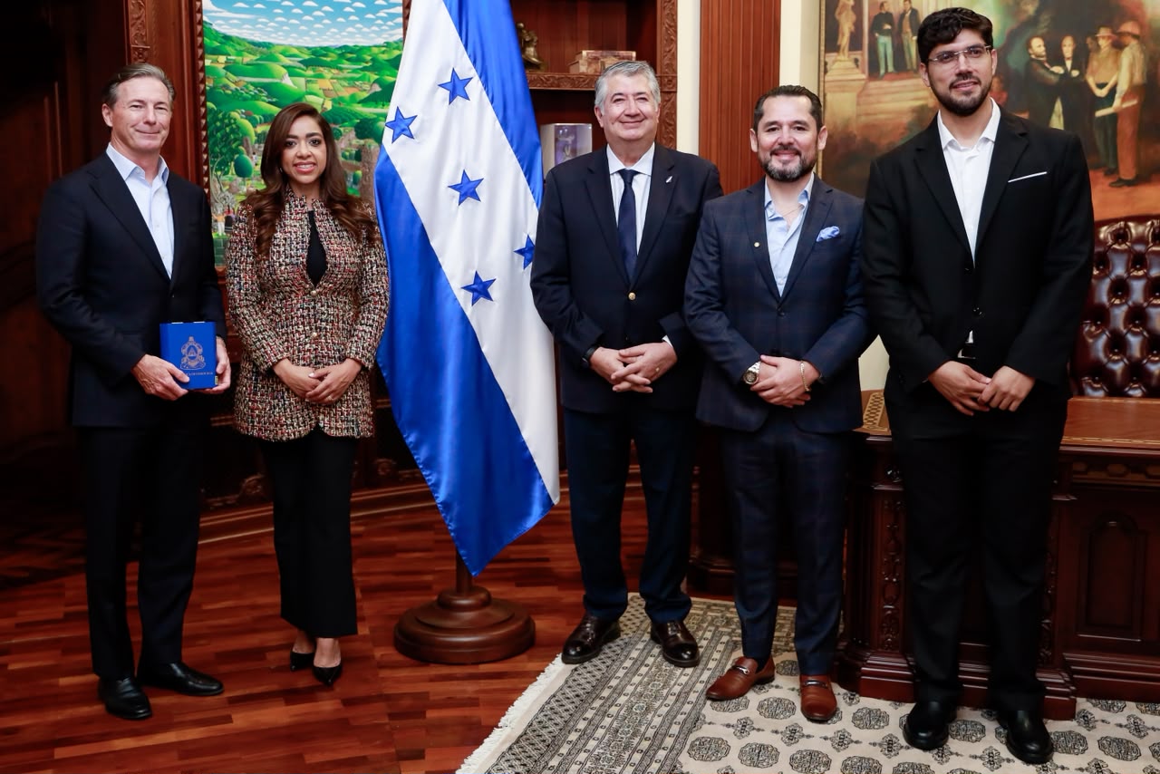Gobierno recibe al CEO global de Fogo de Chão y abre diálogo para nuevas inversiones y empleos en Honduras Gobierno recibe al CEO global de Fogo de Chão y abre diálogo para nuevas inversiones y empleos en Honduras