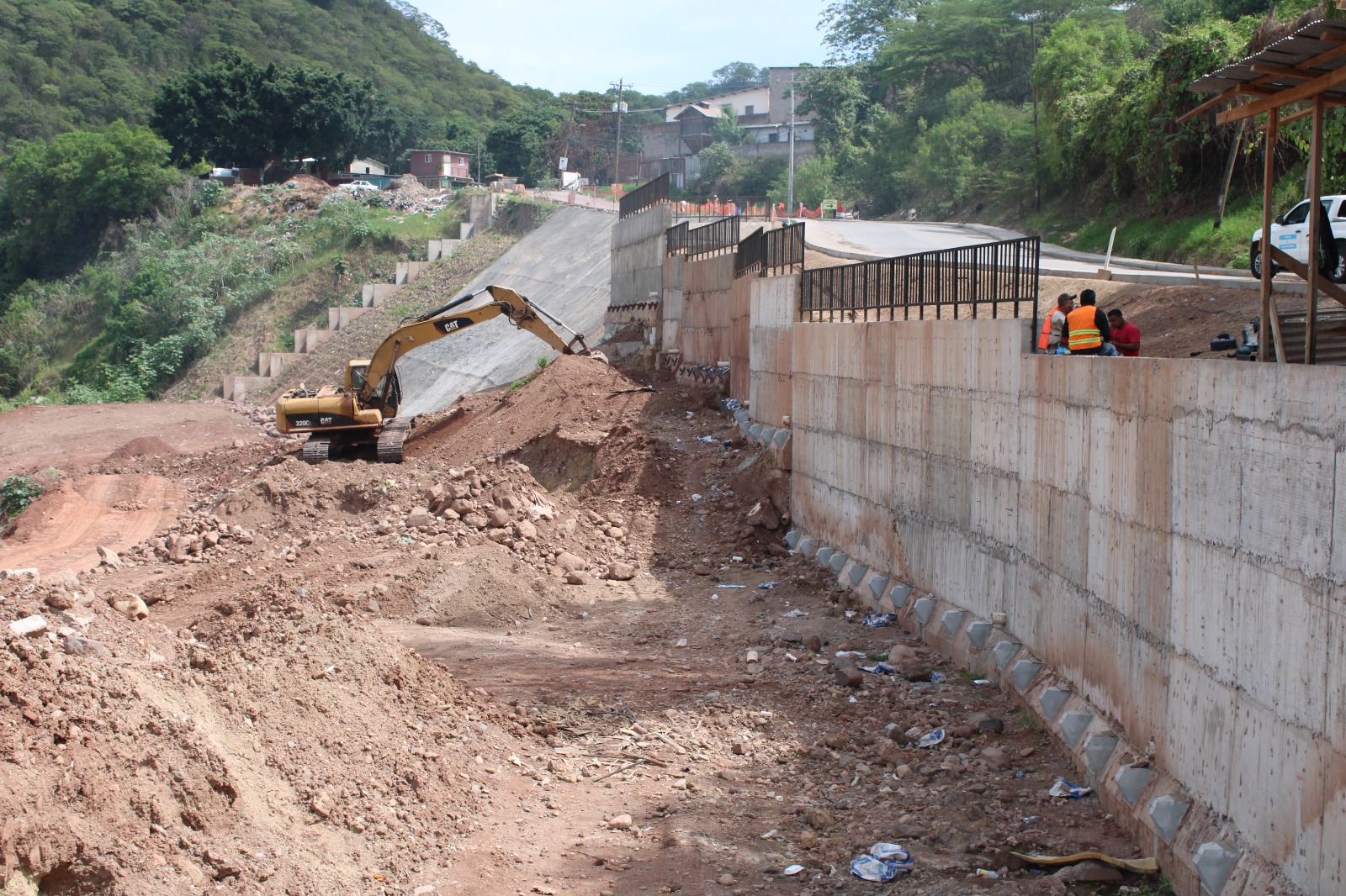 Obra de mitigación en Miramesí alcanza 95 % de avance y fortalece la seguridad de 50 mil capitalinos Obra de mitigación en Miramesí alcanza 95 % de avance y fortalece la seguridad de 50 mil capitalinos