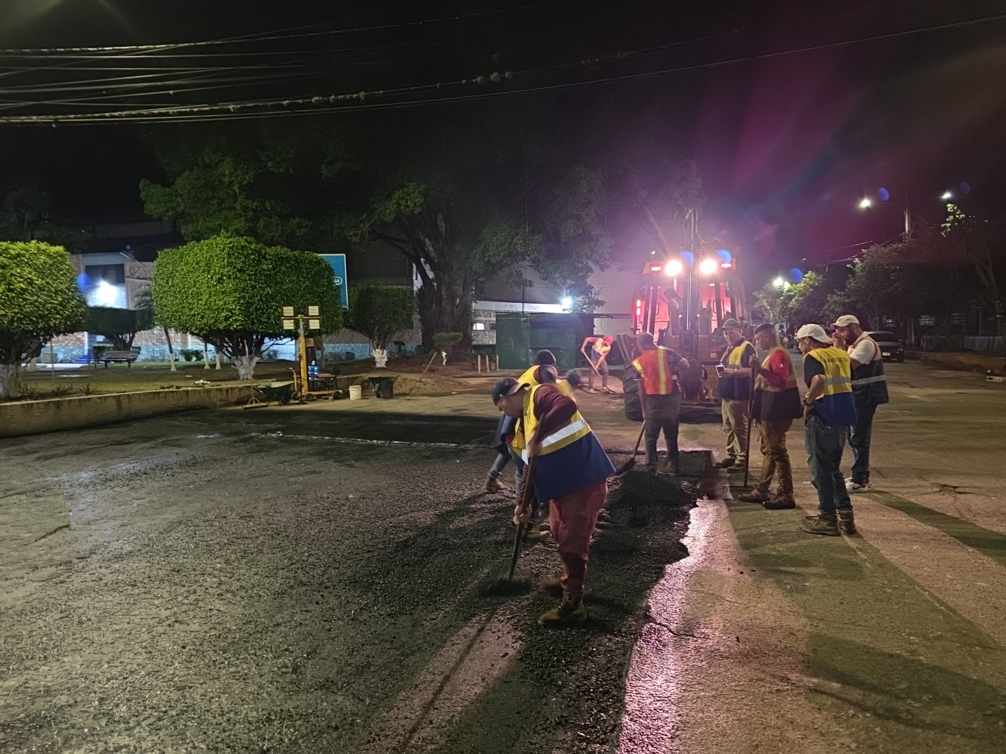 AMDC inicia rehabilitación y bacheo de calles internas de la Villa Olímpica