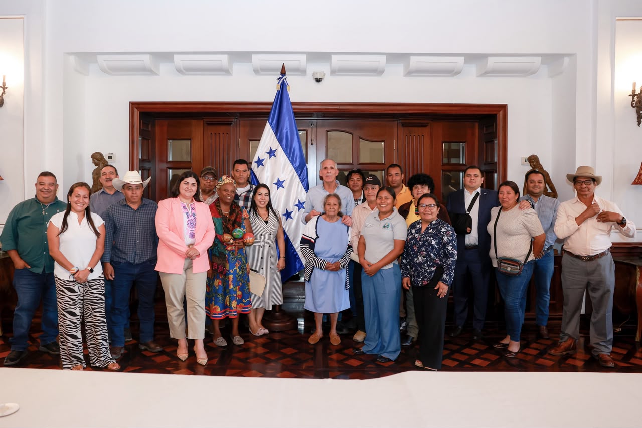 Gobierno del presidente Asfura trabaja con pueblos indígenas para avanzar en derechos, territorios y educación