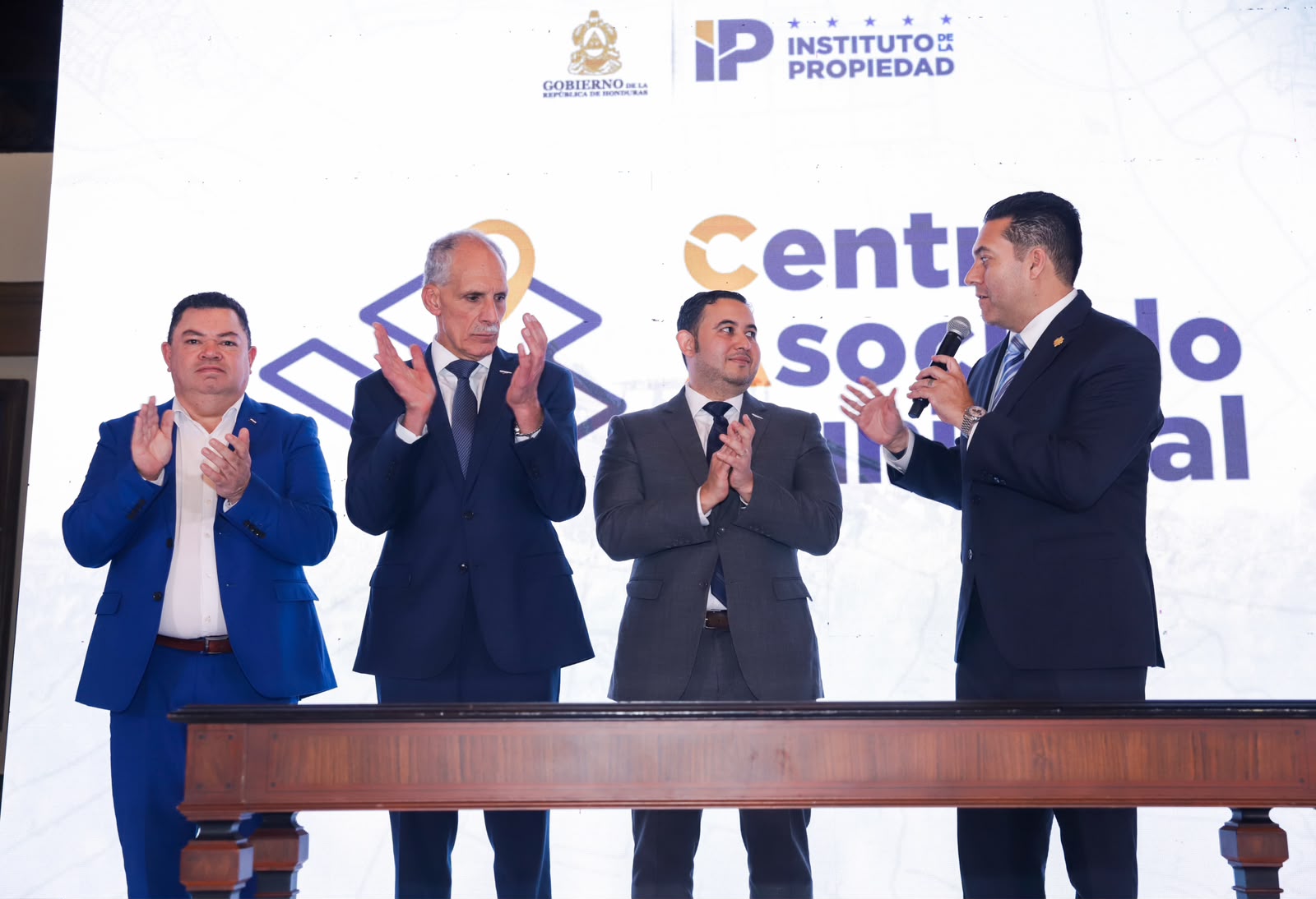 Juan Diego Zelaya destaca ampliación de servicios catastrales y reducción de costos en los 298 municipios en el IP